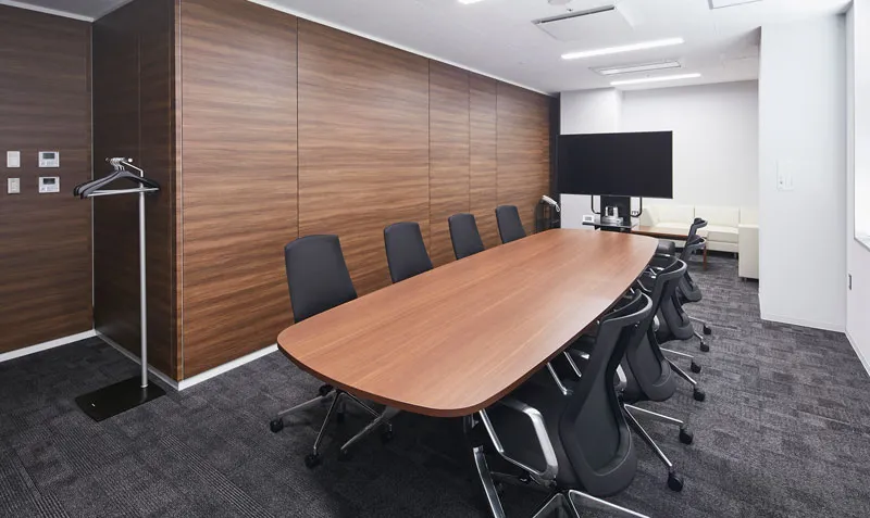 UCHIDA SELLEZZA CHAIR