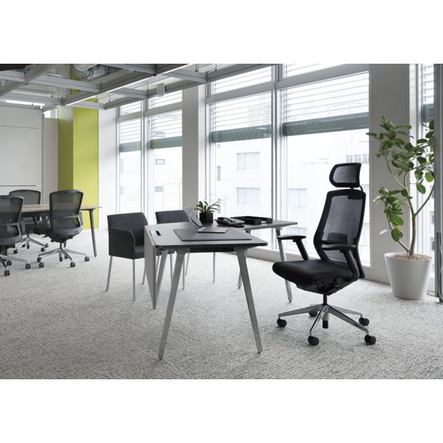 UCHIDA SELLEZZA CHAIR