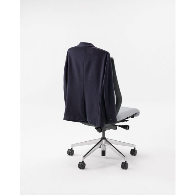 UCHIDA SELLEZZA CHAIR